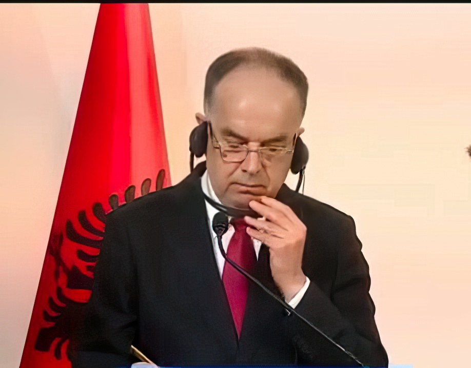 Skandal në Shkup  Begaj dëgjon përkthyesin për të kuptuar shqipen