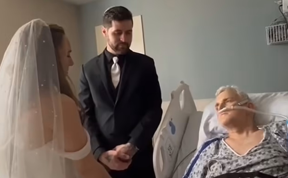 Vajza martohet në spital para babait që ndërroi jetë dy ditë më pas