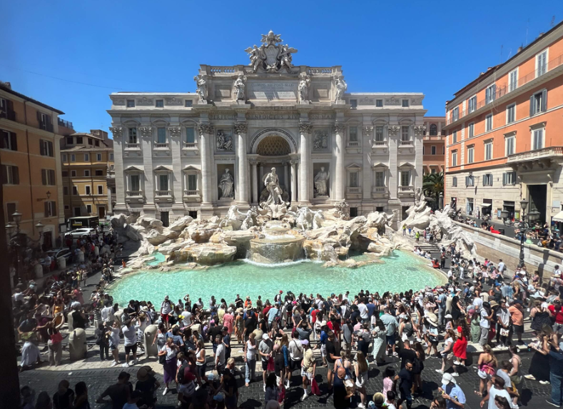 Shatërvani i Trevit në Romë bëhet me pagesë për vizitorët