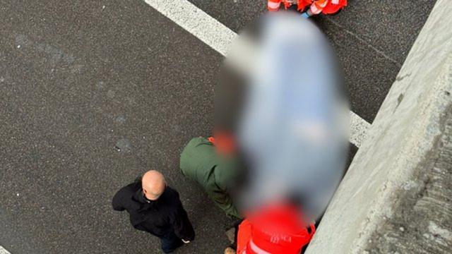 Policia  U vetëhodh nga ura e Babrroit  i ndjeri 42 vjeç