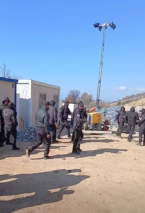 Banorët e Rrjollit përzënë garnizonin e mercenarëve nga tokat e pushtuara