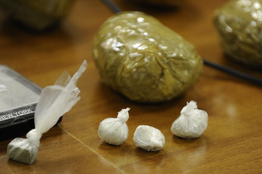 Arrestohet një shtetas i huaj në Deçan, në veturë iu gjet kokainë