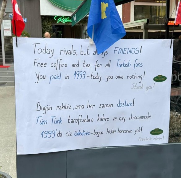  Sot rivalë  por përherë miq   kafe dhe çaj falas për tifozët turq