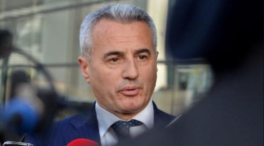 Koci thotë se për t’i shmangur zgjedhjet dhe bllokadat e shpall kandidaturën për president