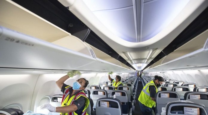 A e dini pse nuk ka parashuta në aeroplan?