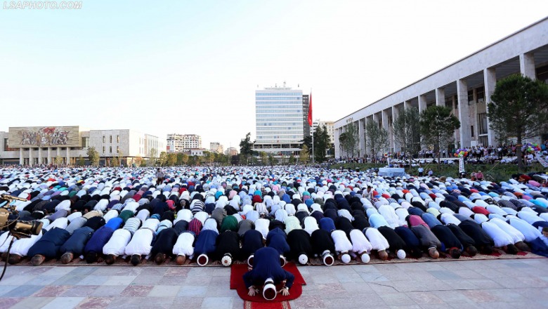 Pas Ramazanit nesër Fitër Bajrami, namazi do të falet në sheshin ‘Skënderbej’ ora 06:30!