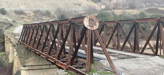 E dhimbshme: Vdes gruaja që ra nga Ura e Moglicës, në Gjakovë