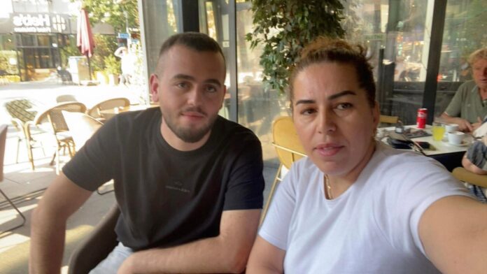 “Ma këpute shpirtin, Adushi i nanës” – reagimi prekës i nënës së 21-vjeçarit mitrovicas që humbi jetën në aksidentin tragjik