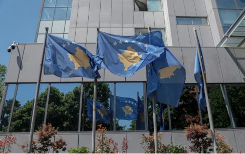 Rusia – qytetarëve: Mos udhëtoni në Kosovë