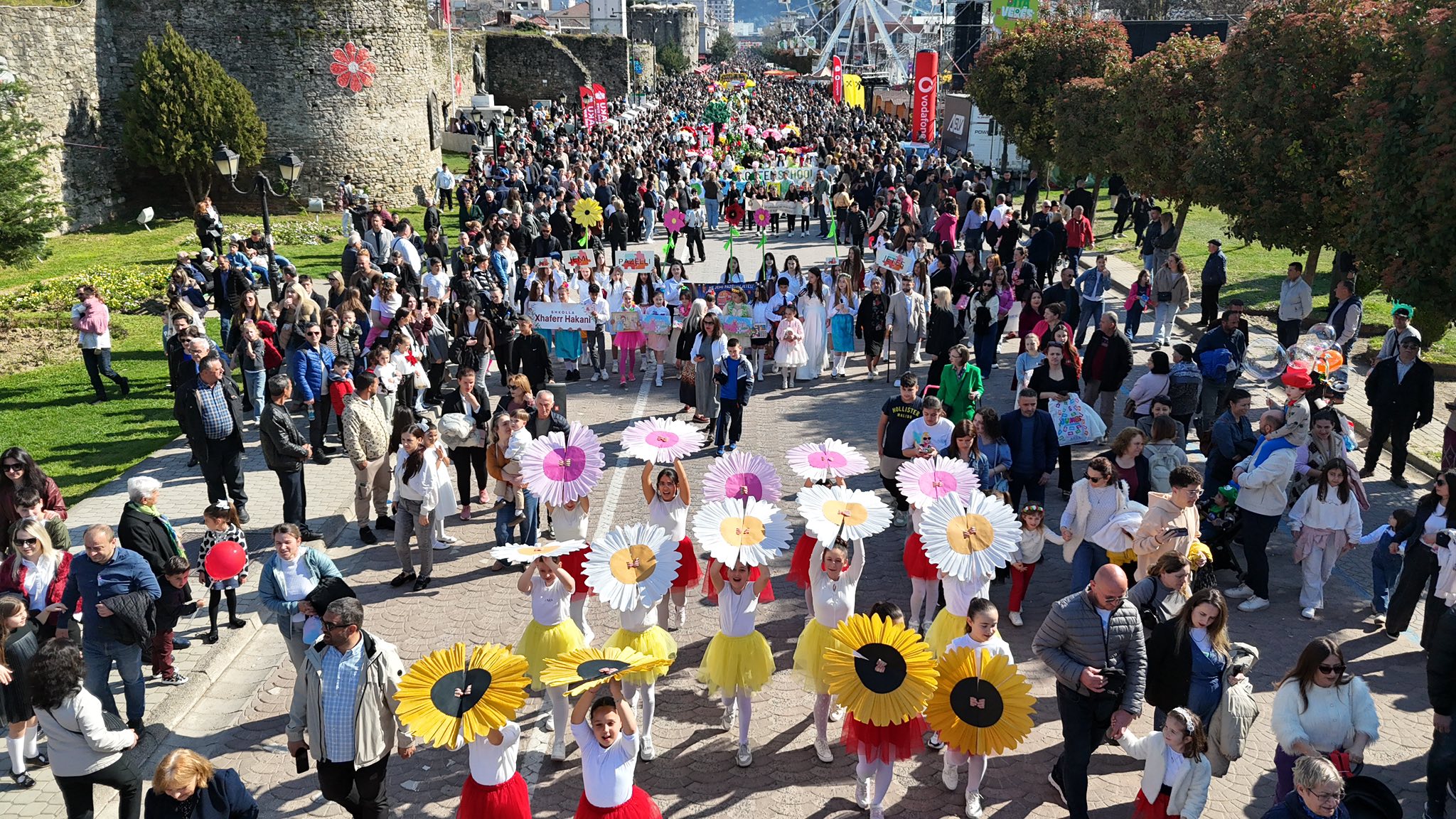 Ngjyra  muzikë dhe gëzim  Elbasani feston me gëzim Ditën e Verës