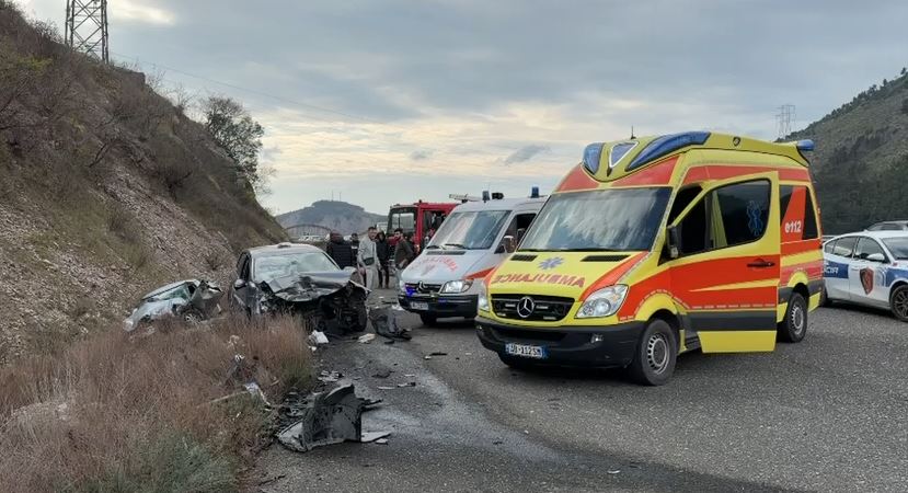Aksident i rëndë në Rrugën e Kombit, plagosen katër persona