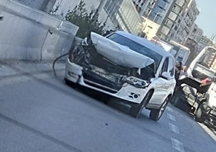 Aksident në Astir  tre makina përplasen me njëra tjetrën