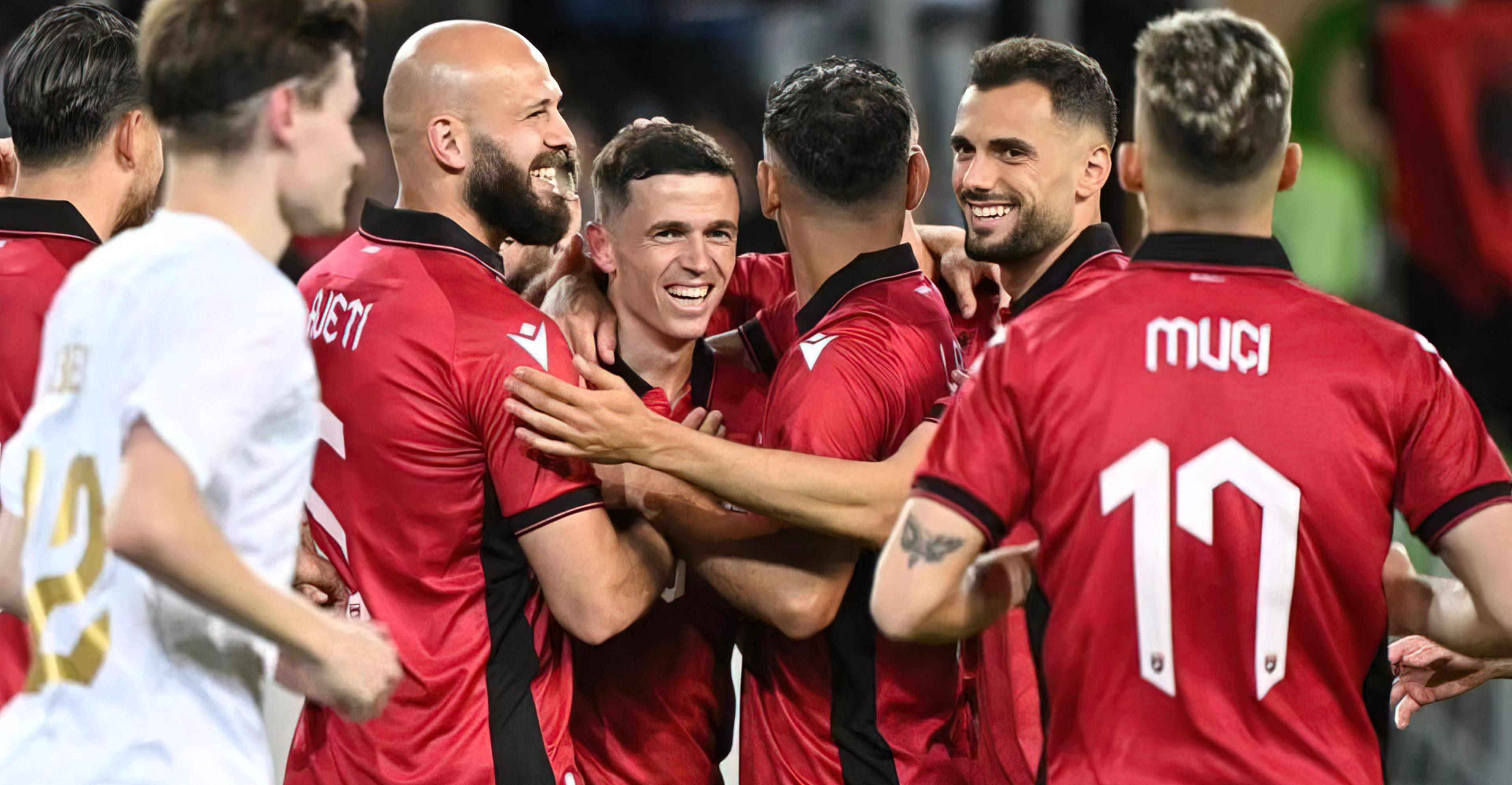 Sylvinho publikon listën për përballjet e  play off   rikthehen Muçi dhe Mehmeti