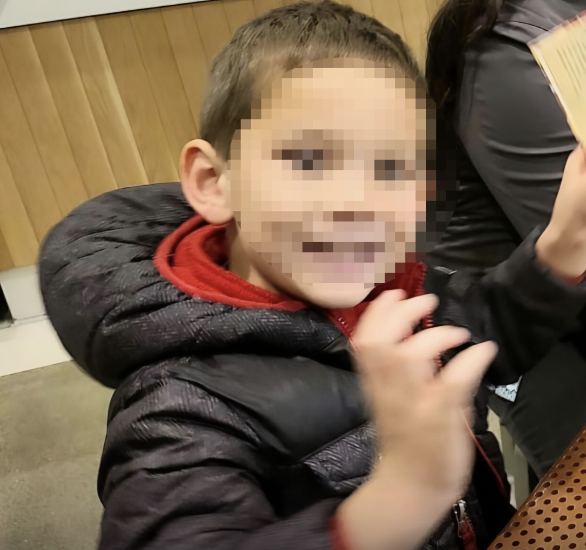 Ngjarje makabre në qytetin shqiptar! Prindërit rrahun të birin 5-vjeçar dhe i presin gishtat e këmbës