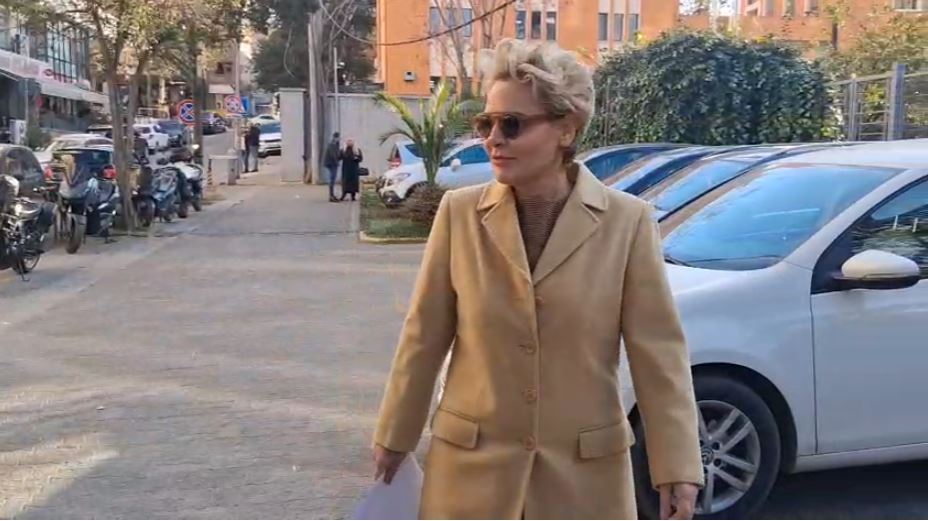 Monika Kryemadhi  Bleva çantë Hermes dhe një peliçe 12 000€ për gruan e kushëririt