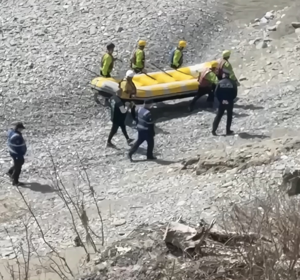  Sekuestrohet  raftingu i Zamos në Vjosë  shqiptarët  Merr 30€ personi