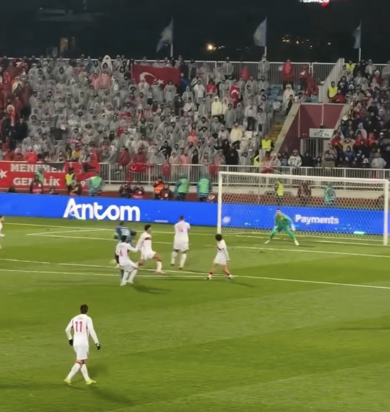 Momenti që do ngrinte në këmbë gjithë Shqiptarinë