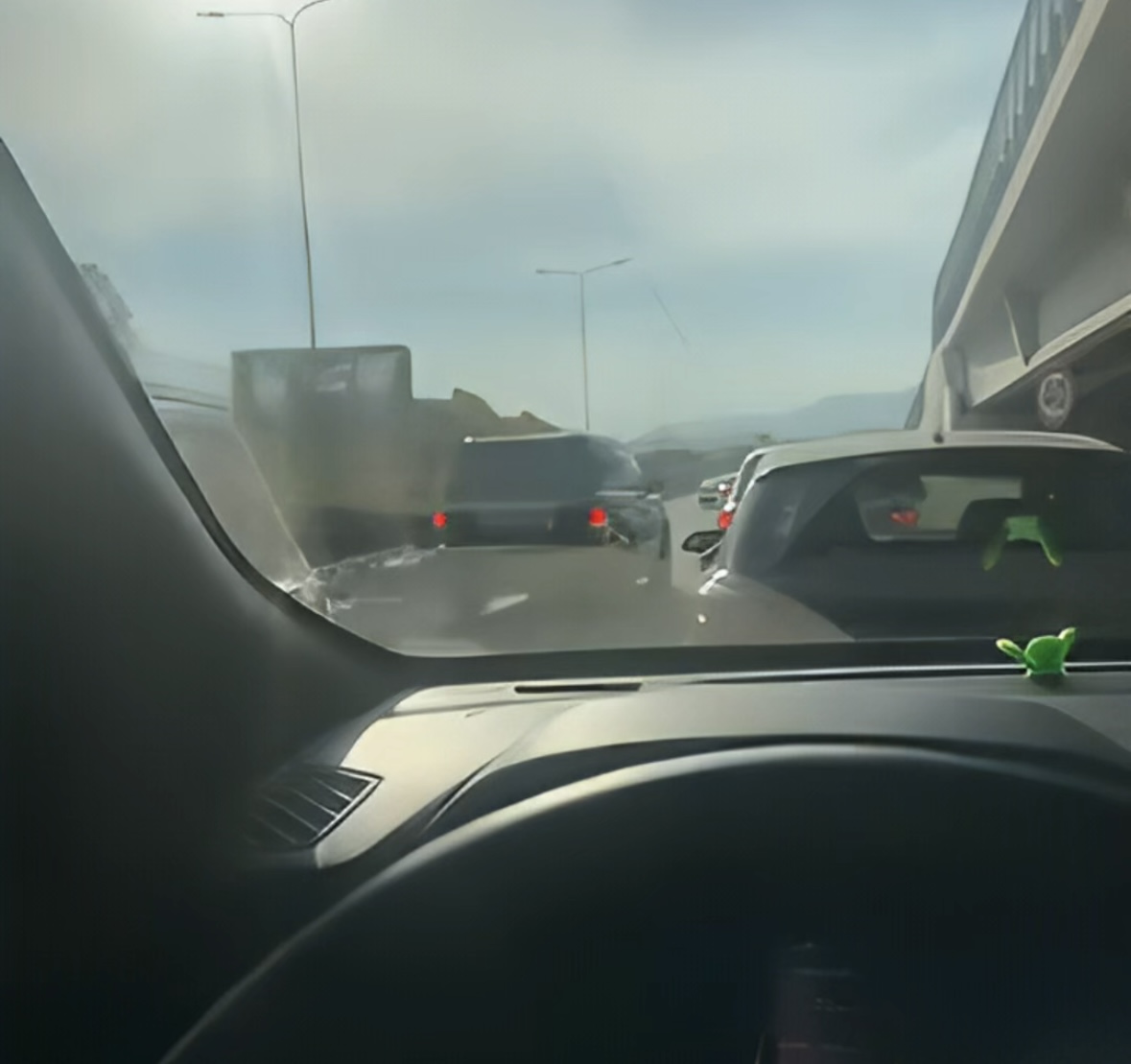  Bossi me  Range  futet direkt pa radhë  ne tjerët presim që 2 orë në trafik 