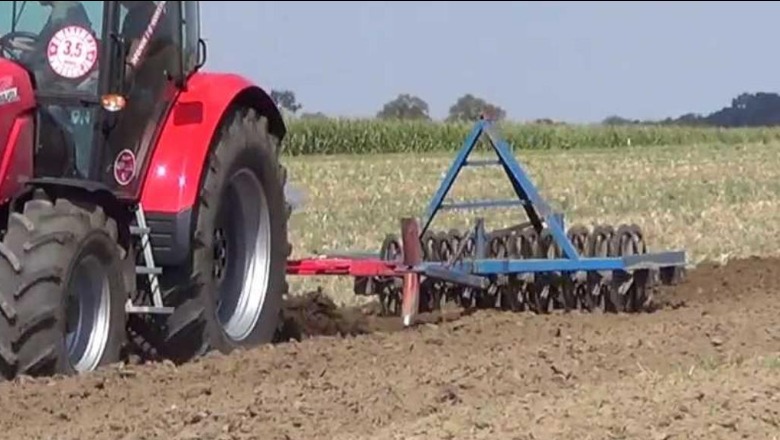 Po punonte tokën  36 vjeçari rrëzohet dhe shtypet nga freza  Humb jetën në vend