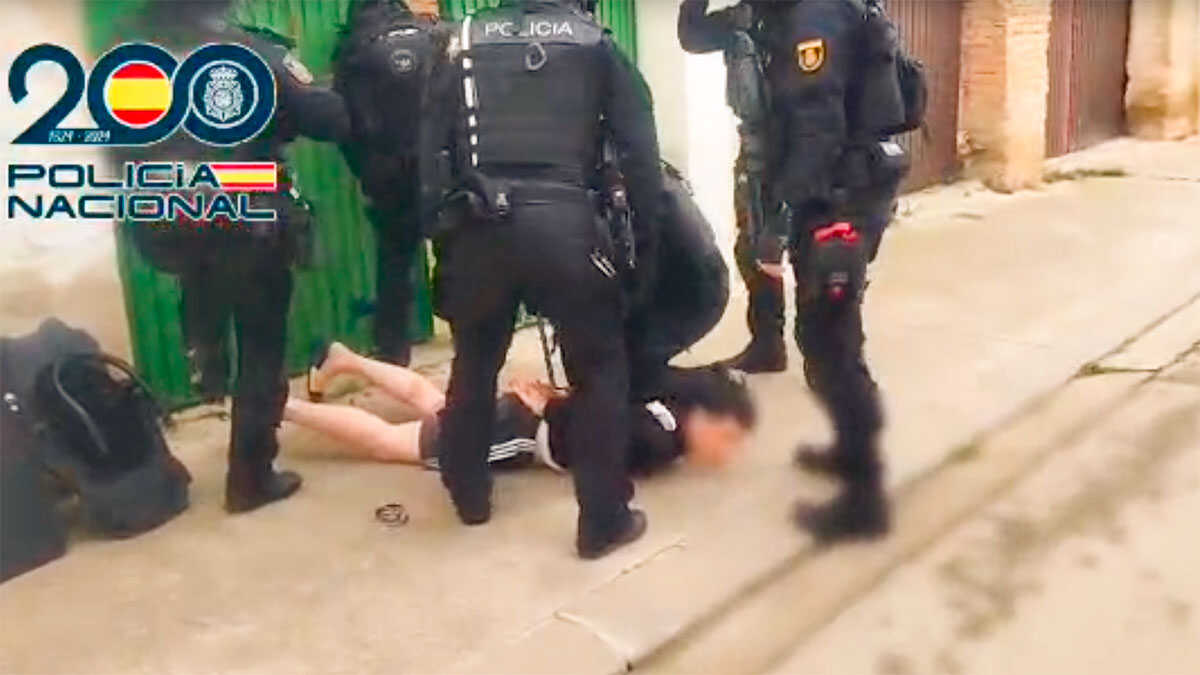 Shqiptari tenton të arratiset me litar nga tarraca  policia spanjolle i zbulon  shtëpinë e barit 