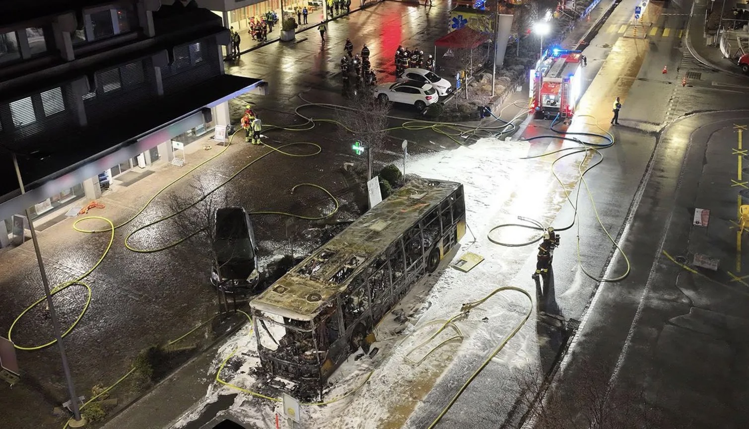 Autobusi në Zvicër përfshihet nga flakët  6 viktima dhe disa të plagosur