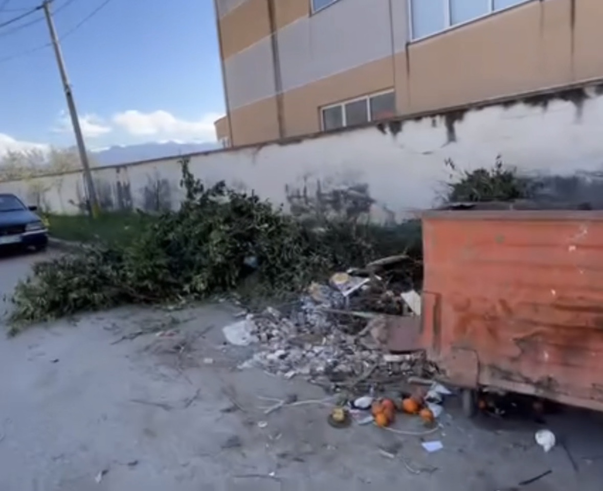 temperaturat-po-rriten-cdo-dite-mbeturinat-ne-elbasan-te-pambledhura-prej-1-muaji