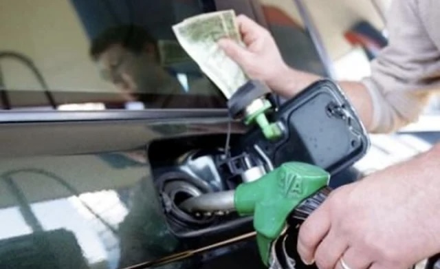 Shoqatat e hidrokarbureve: Ndryshoni taksën e qarkullimit, ulim çmimin e karburantit