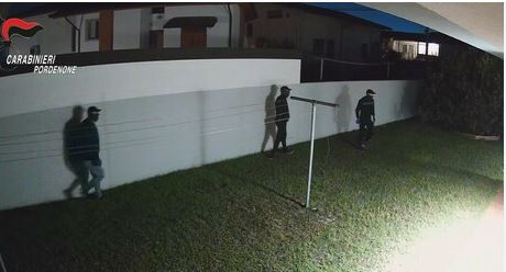  Skifterët  shqiptarë tmerr për italianët  Katër të arrestuar për dhjetëra vjedhje me vlerë qindra mijëra €