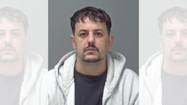 Shqiptari fundos veten  Fut në grupin e drogës në Whatsapp oficerin e policisë