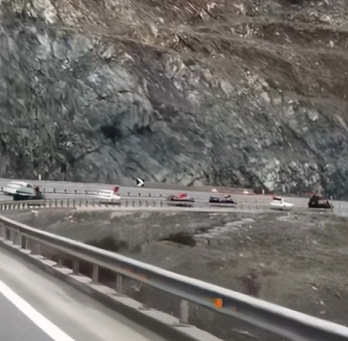 Tifozët shqiptarë nisen drejt Prishtinës për të mbështetur  Dardanët 