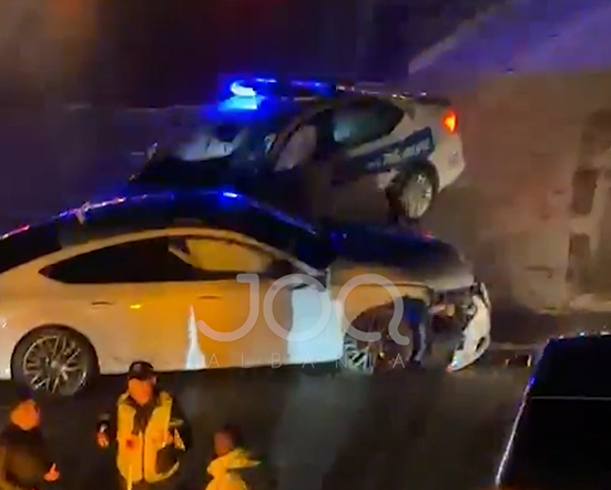 Aksident në autostradën Tiranë-Durrës, Audi përplaset me makinën e policisë