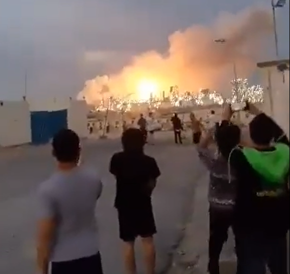 Irani godet me raketë balistike rafinerinë më të madhe të naftës në Bahrein