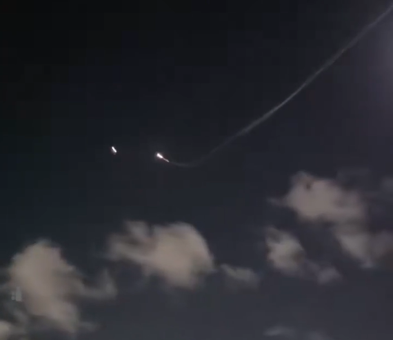 Raketat ndryshojnë drejtim në ajër  Irani përdor teknologjinë MaRV kundër Izraelit