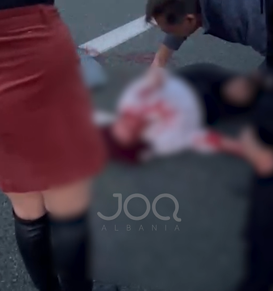 Përmbyset makina me 3 vajza shqiptare, njëra prej tyre plagoset rëndë