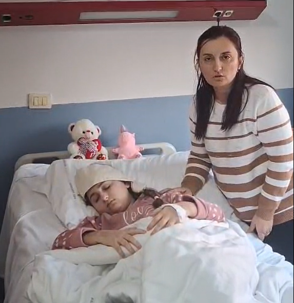  Më ndihmoni të kthehem sërish në shkollë dhe të jetoj jetën time si më parë  