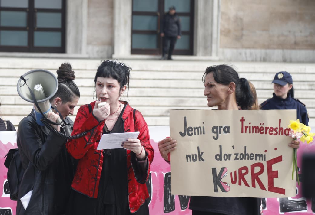 8 Marsi në Tiranë zaptohet nga LGBTQIA+! Gratë shqiptare në hije