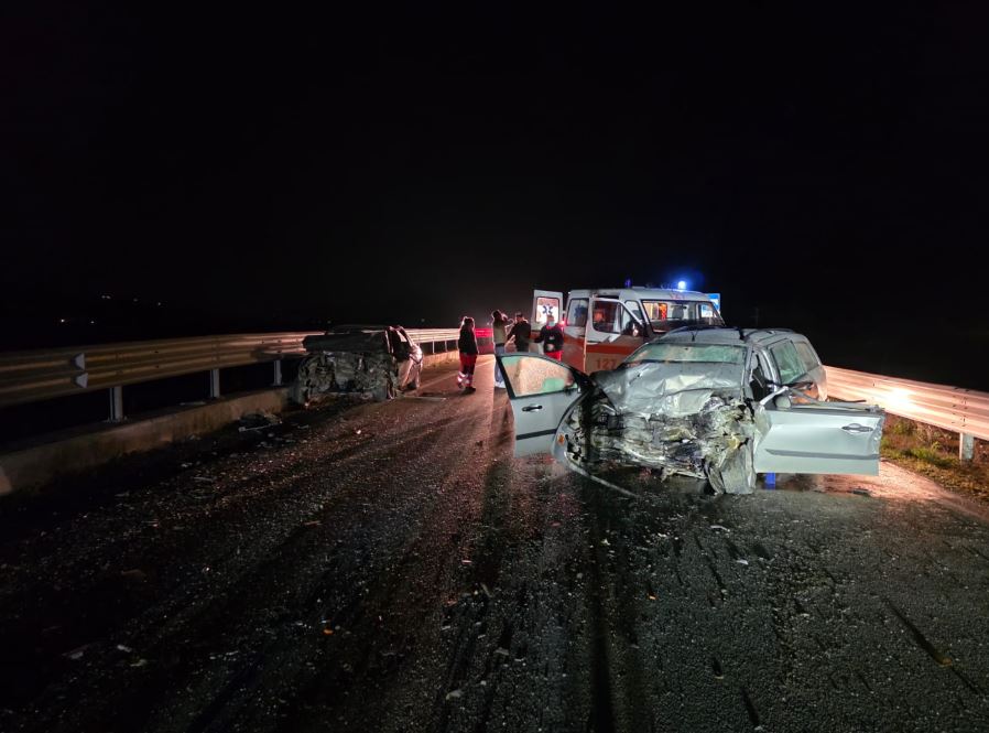 Aksident tragjik në Vlorë  dy viktima dhe një i plagosur rëndë