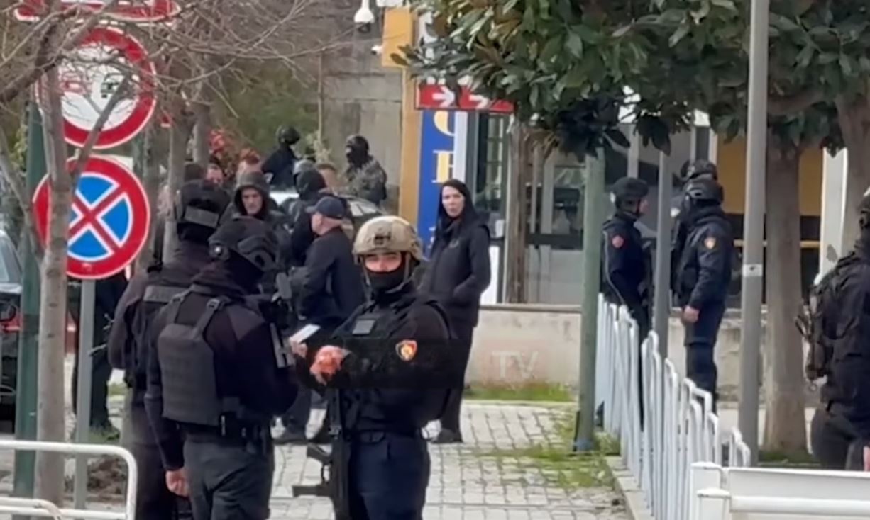 Çfarë po ndodh në Vlorë  RENEA dhe FNSH zbarkojnë te Uji i Ftohtë