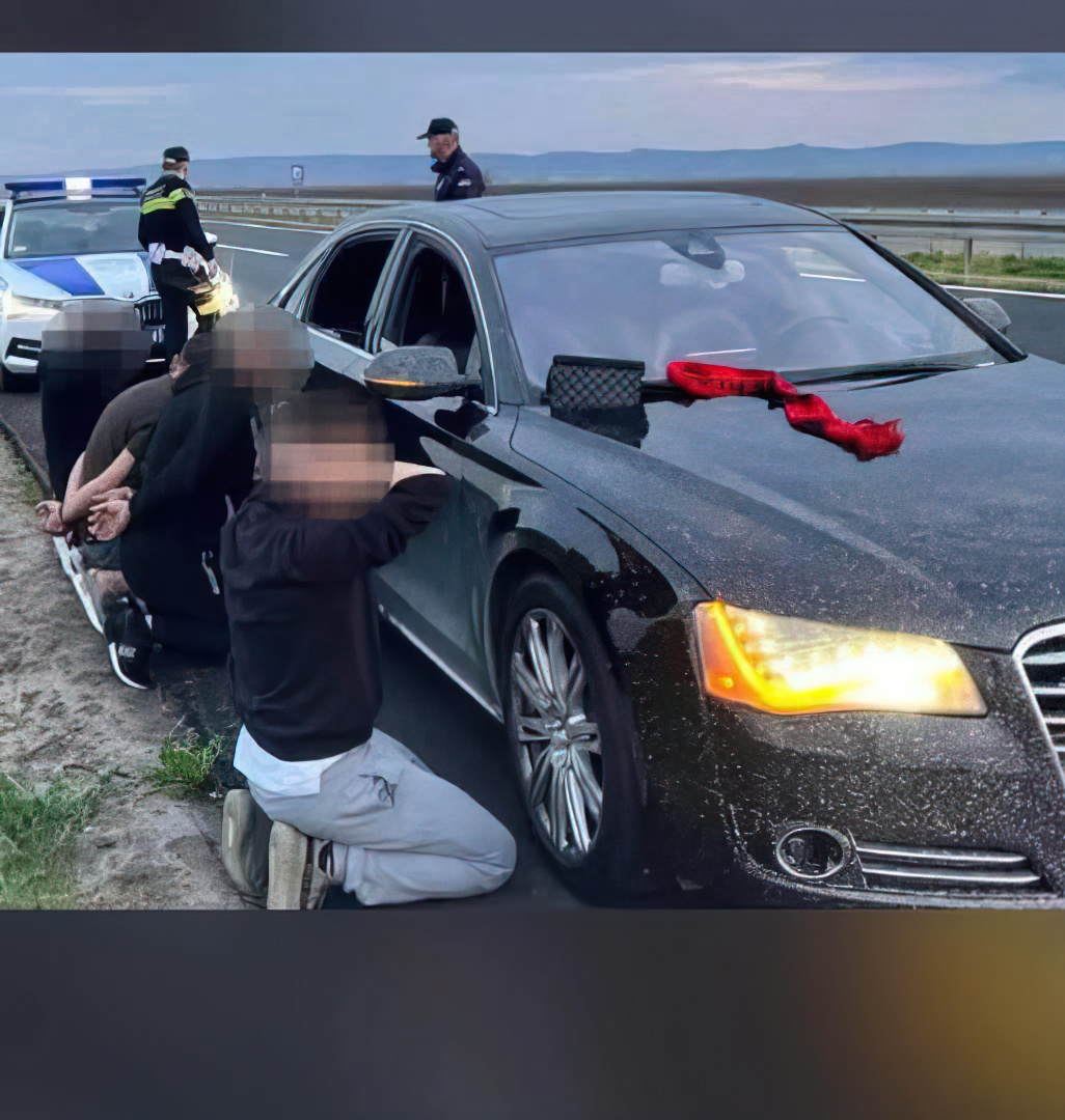  Tërbuan  Serbinë me Shqipërinë Etnike dhe këngën e Komandantit  lirohen katër shqiptarët e arrestuar