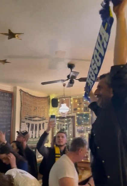 Kosovë Sllovaki  dardanët ndezin kuqezi Bratislavën