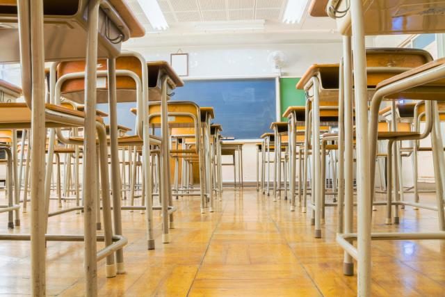 Mungesat e nxënësve dyfishohen ndër vite, Salihaj: institucionet duhet të marrin masa