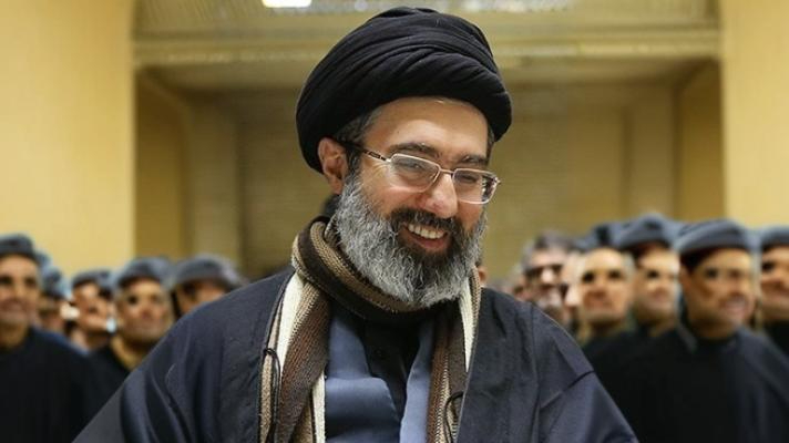 Babai i tij u vra nga SHBA  djali i Khameneit pasardhës i regjimit  Mister heshtja e Iranit