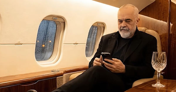 Fqinjët evakuojnë qytetarët nga Lindja e Mesme  Shqipëria  me duar në xhepa 