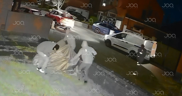  Tradhëti  mes shqiptarëve në Angli  Grabitet dhe shkatërrohet  shtëpia e barit 