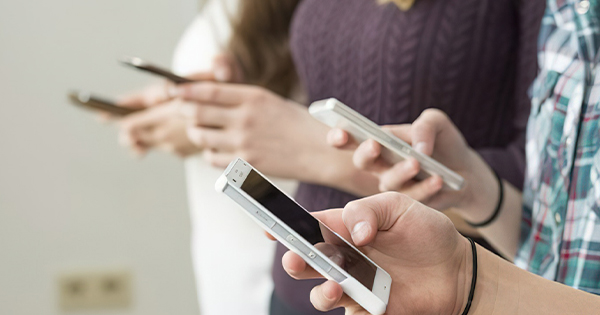 Turqia propozon ndalimin e rrjeteve sociale për fëmijët nën 15 vjeç