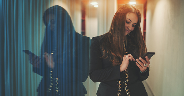 Gruaja mesazh djalit 16 vjeçar të të dashurit   Do të bësh seks me mua  Mos i trego babit  