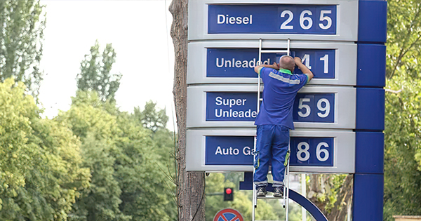 Taksa  e fshehtë  e naftës  Në Shqipëri paguan më shumë ai që ka më pak