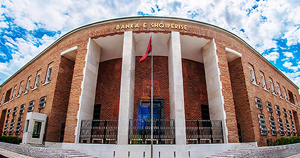 Operacionet rekord të Bankës së Shqipërisë  Blerjet e valutës kapërcejnë 1 miliard euro