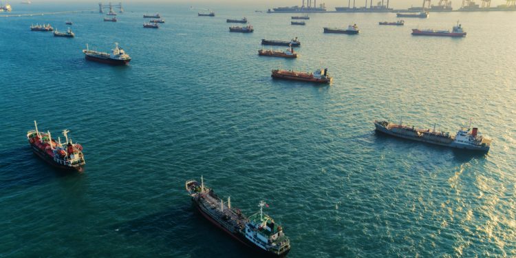 Kriza në Lindjen e Mesme  bllokohen 150 anije me naftë e gaz pranë Ngushticës së Hormuzit