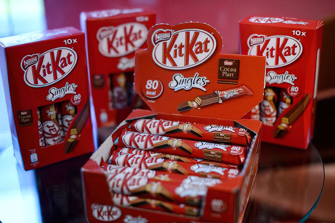 Grabiten 12 ton çokollata KitKat gjatë transportit në Europë